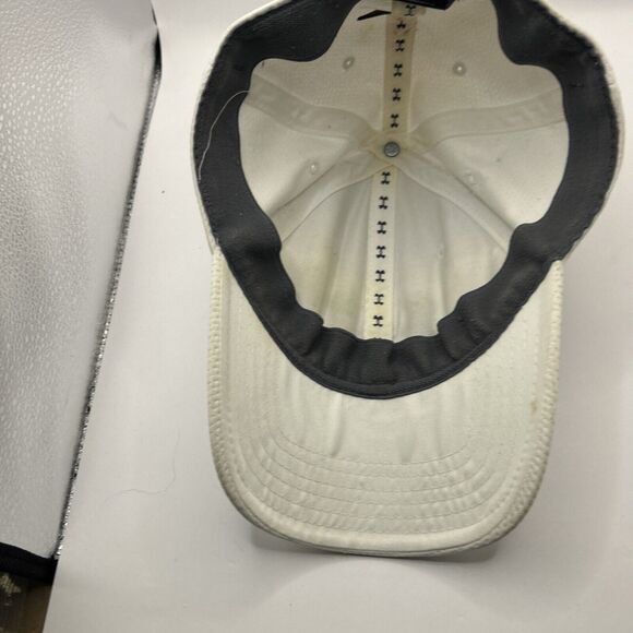 Under Armour Hat Cap Stretch Fit White Black Embroidered Mens Golfer Blitzing - Picture 4 of 5